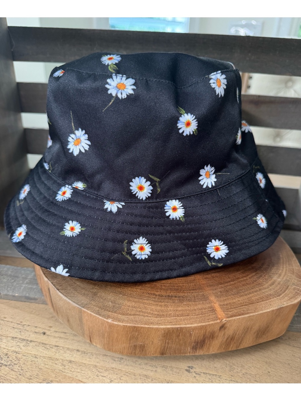 Alice + Olivia Daisy Flower Bucket Hat Black with Daisies reversed to all White